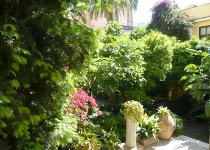 Dolcevitasorrento 4*